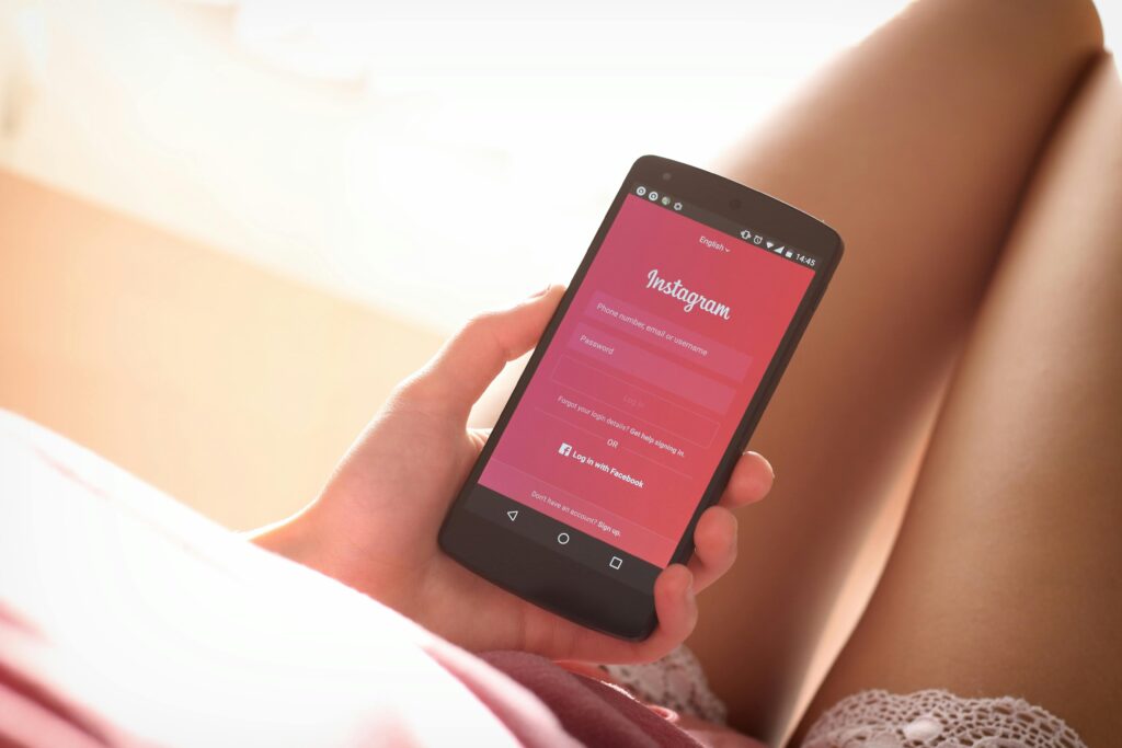 How To See Who Your Wife Is Messaging